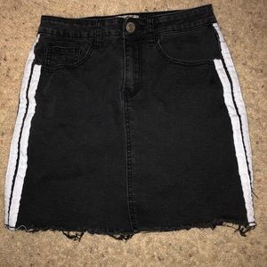 Black denim skirt with white stripes